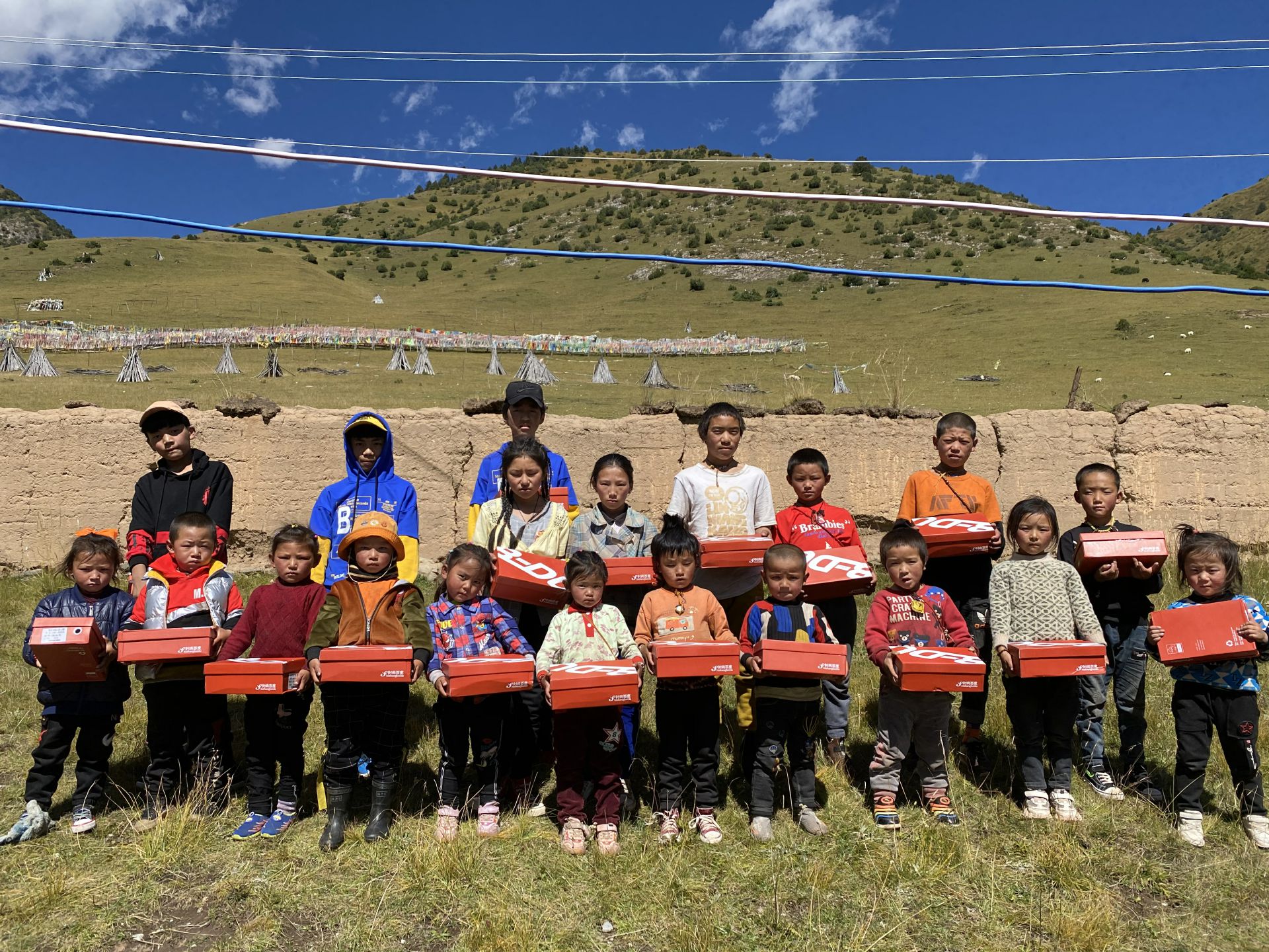 开云手机入口官网-开云online(中国)公益回顾丨家国同欢月同圆 温暖满载甘孜州(图13) 开云手机入口官网-开云online(中国)公益回顾丨家国同欢月同圆 温暖满载甘孜州(图13)